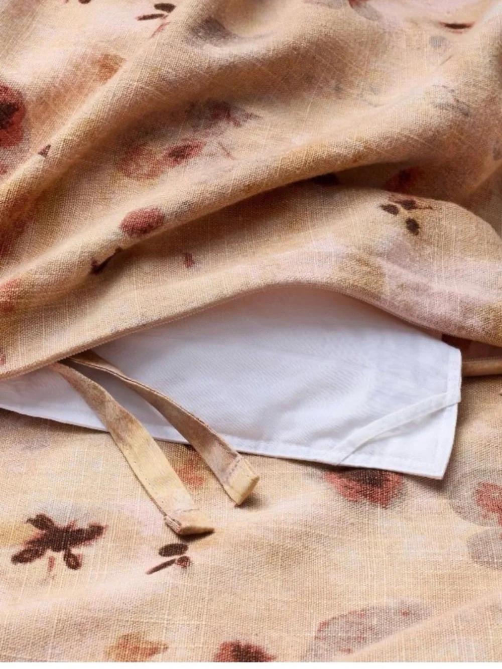 NWOT-King Heavyweight Linen Blend Duvet Cover and Sham Set Pressed Floral Print